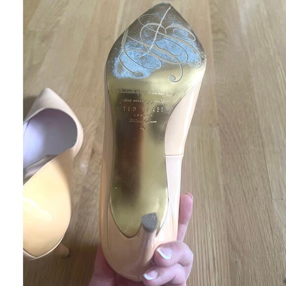 Ted Baker Nude‎ Patent Leather Heels Size 40 | Pointed Toe Classic Pumps Luxury - Picture 6 of 9